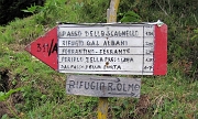 73 Segnaletica alla Baita Breseda. Destinazione Passo dello Scagnello, 600 metri di dislivello da recuperare...